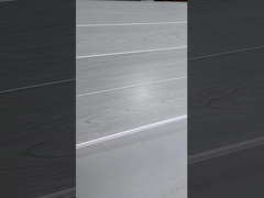 Panneau de plafond en PVC en bois pour les zones sujettes à l'humidité